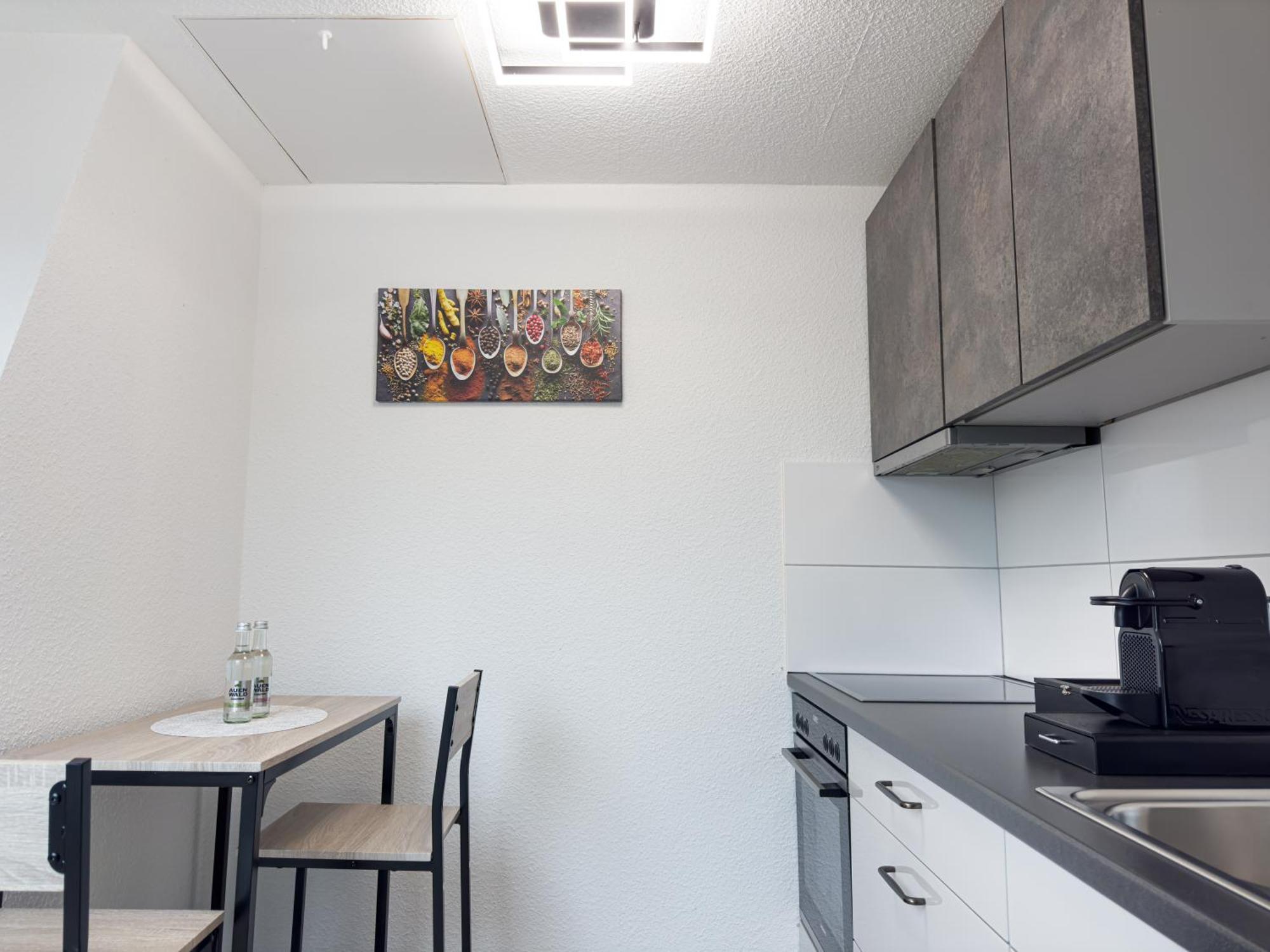 Apartment Immostay L# Ferienhaus- Balkon, Parking & Wifi *