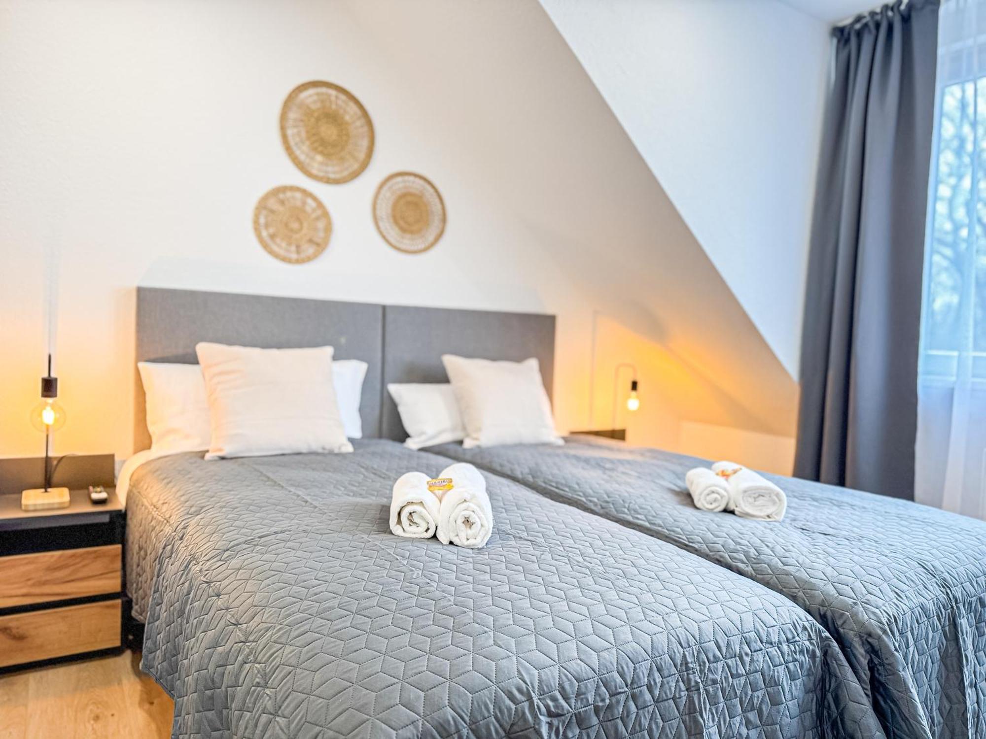 Immostay L# Ferienhaus- Balkon, Parking & Wifi BRE