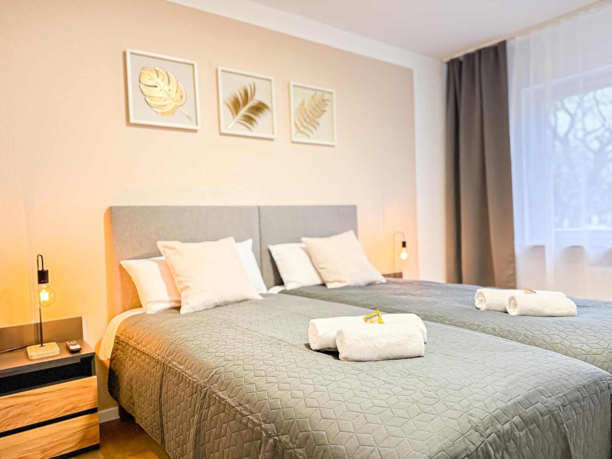 Immostay L# Ferienhaus- Balkon, Parking & Wifi Apartment