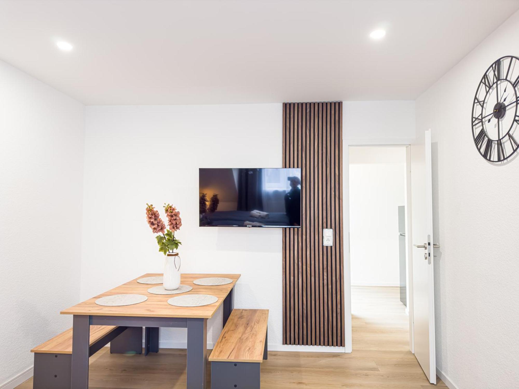 Immostay L# Ferienhaus- Balkon, Parking & Wifi * BRE