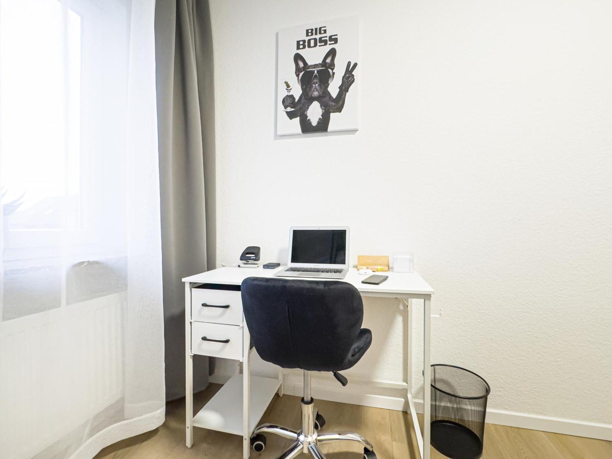 Immostay L# Ferienhaus- Balkon, Parking & Wifi BRE